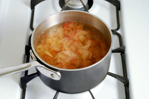 
              <i>Ichiban Dashi</i> (Japanese Broth) Step 4
      	