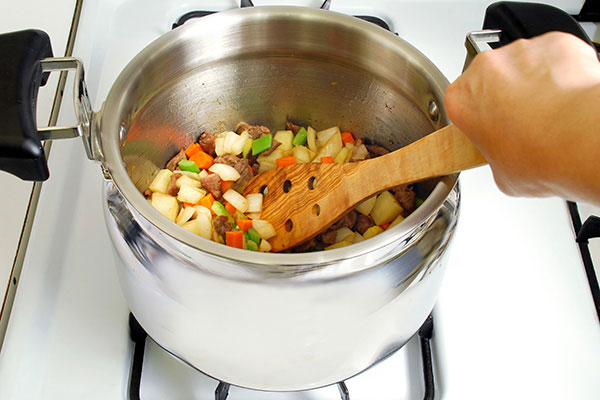 
              Russian Borscht Step 1
      	