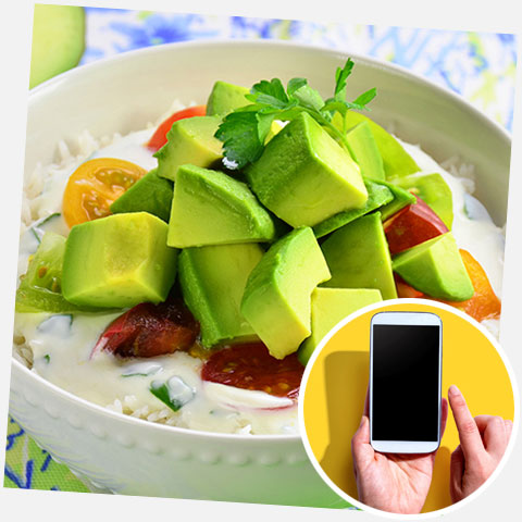 Avocado Bowl with Yogurt Sauce