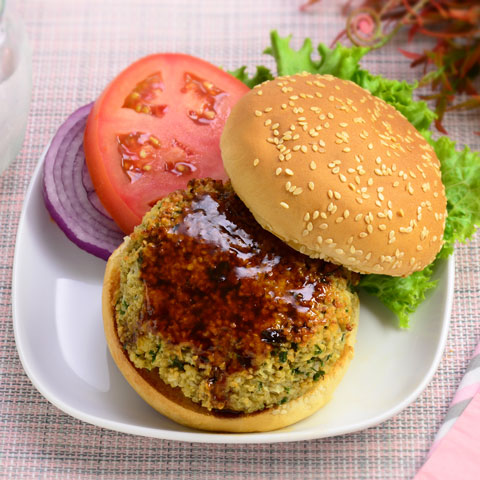 Quinoa Burger Deluxe