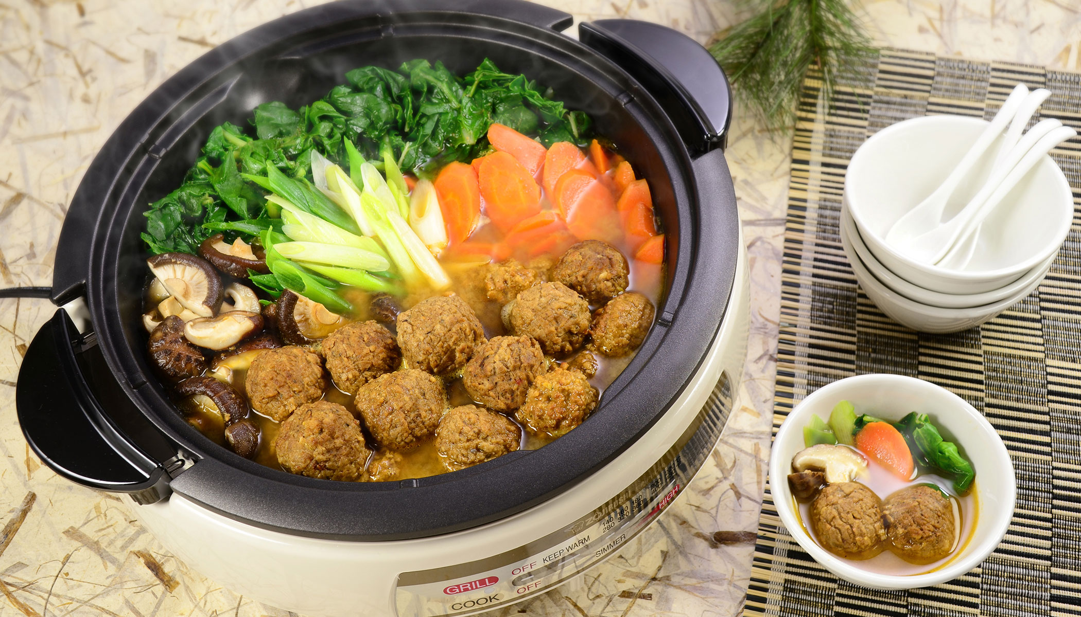 Mom's Home Cooking: Japanese Hot Pot (鍋 / Nabe) - Zojirushi