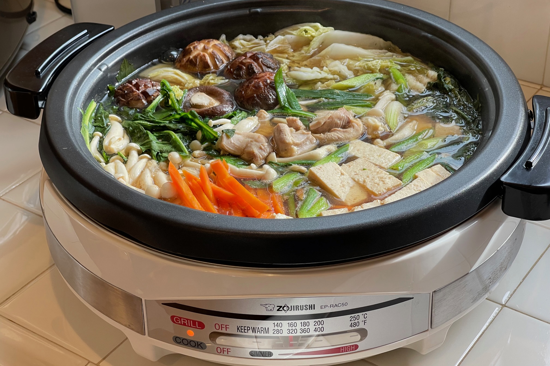 It's easy to cook with the EP-RAC50 Electric Skillet
