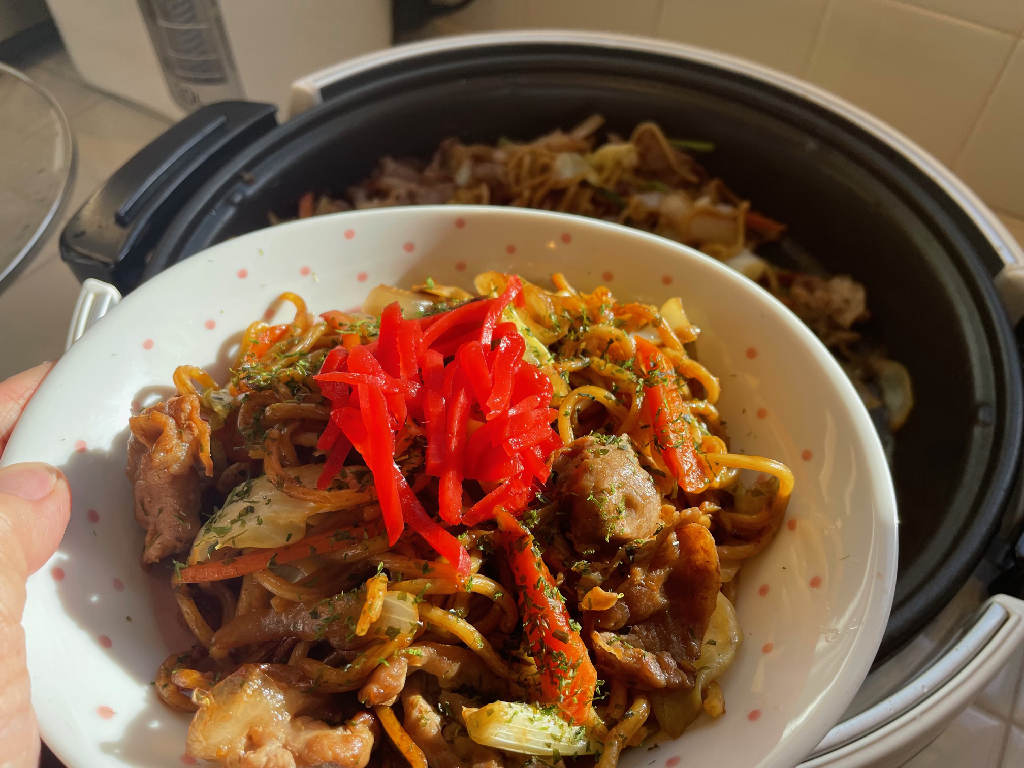 https://www.zojirushi.com/blog/wp-content/uploads/2023/03/yakisoba-with-ginger.jpg