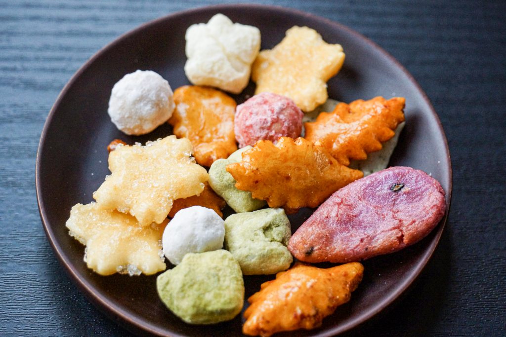 Smaller rice crackers in various shapes and colors