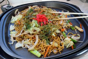 Yakisoba on griddle