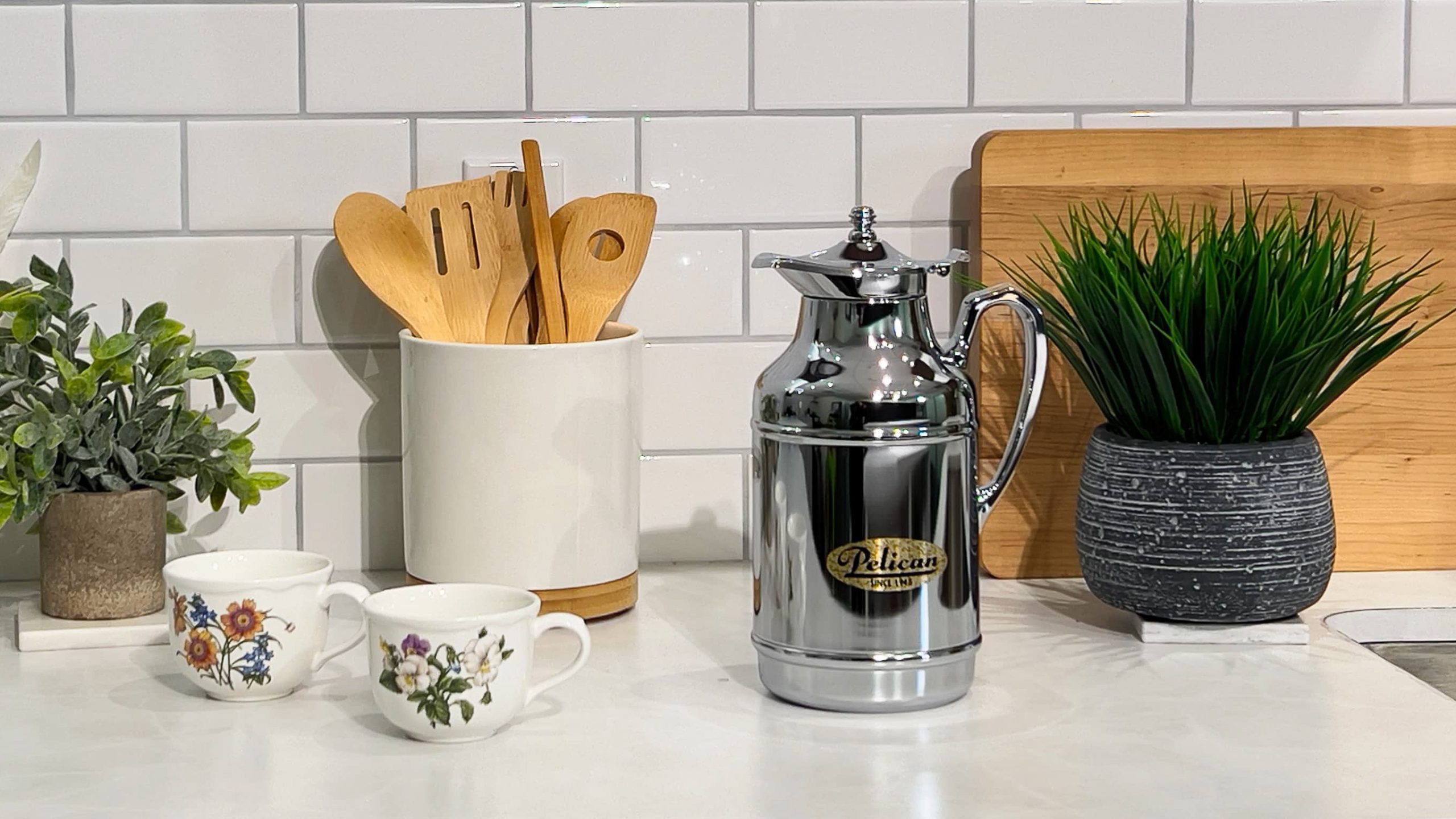 Pelican-Carafe-Kichen-Counter-