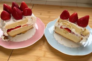 2 strawberry short cakes