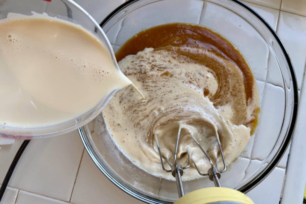 mixing pumpkin pie filling