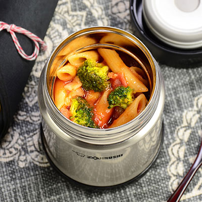 Thermos  THE GUIDE TO USING THERMOS® FOOD JAR TO COOK SIMPLE MEALS  ON-THE-GO