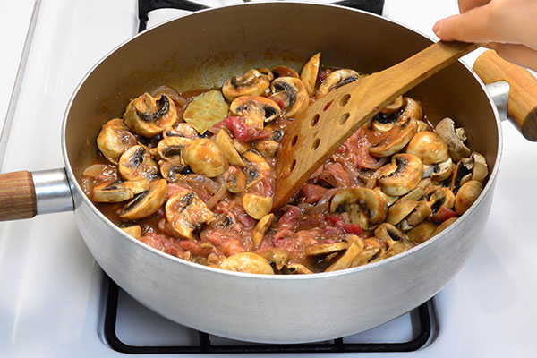 Hello Kitty Hayashi Rice (Hashed Beef with Rice) | Zojirushi.com