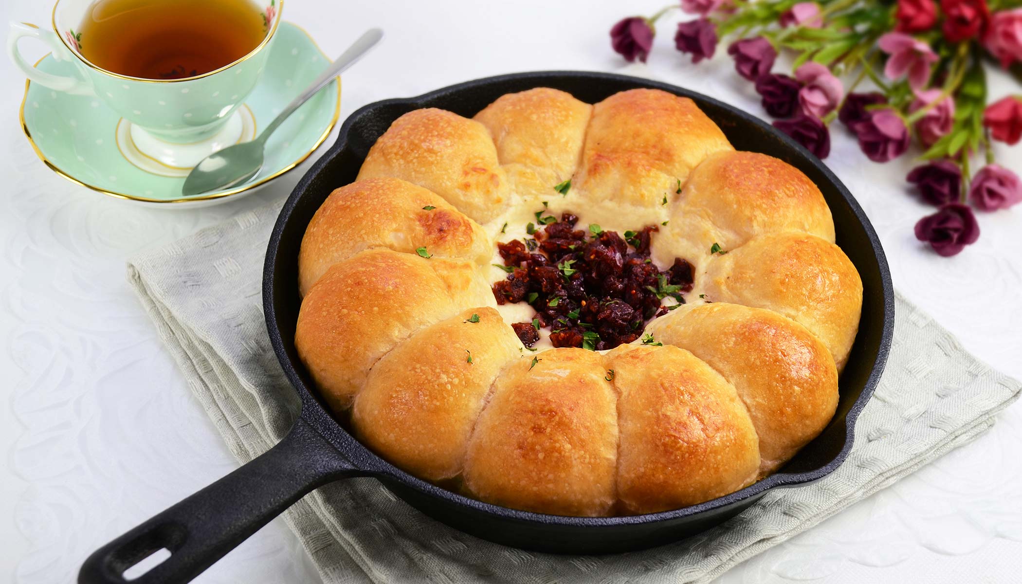 Skillet Bread with Cranberry Cheese Dip